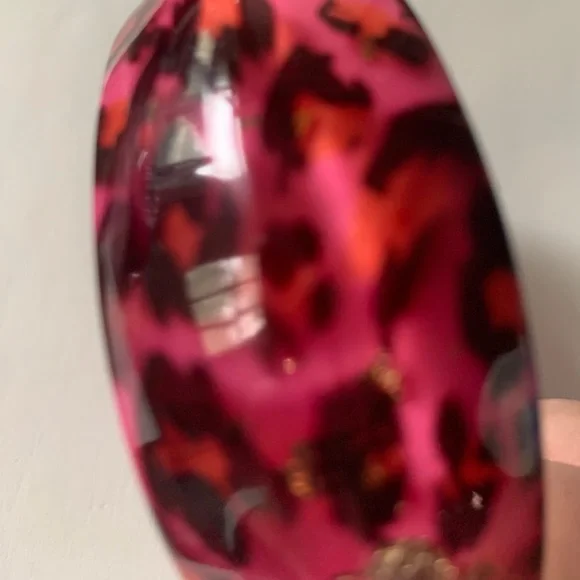 Hot pink leopard print bangle bracelet - Picture 6 of 6